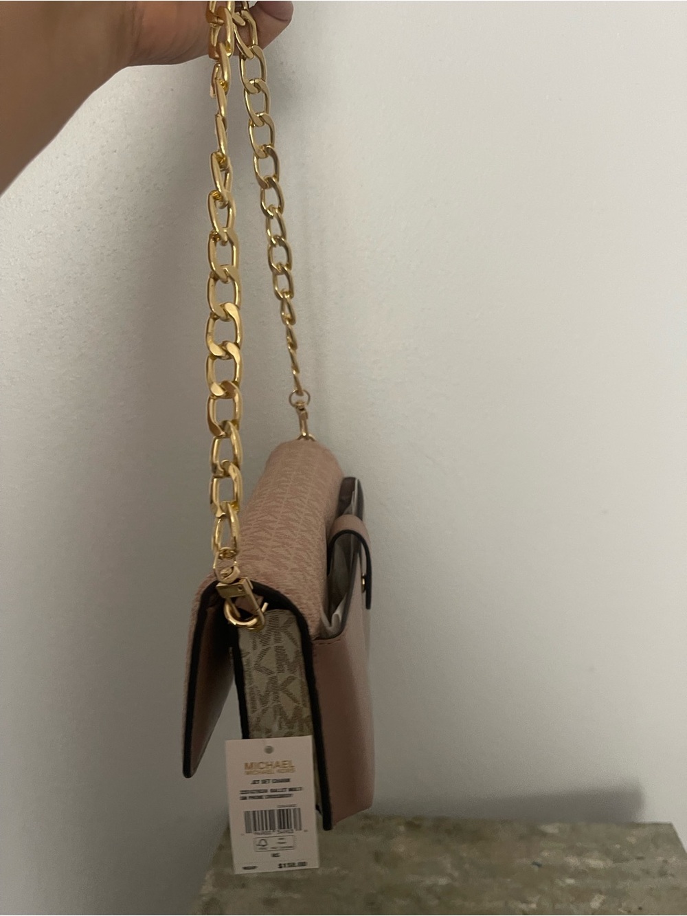 Michael Kors Blush Pink MK Logo Chain crossbody Bag.
Chain is unbranded - Picture 4 of 6